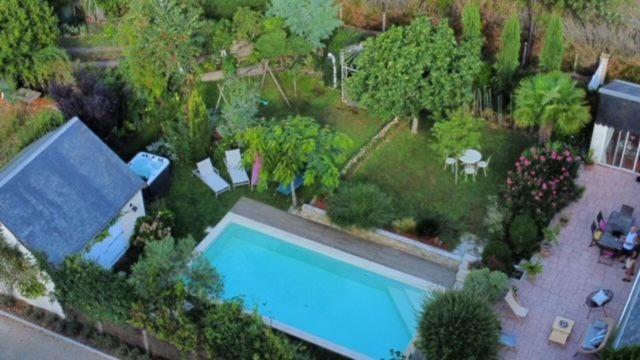 Logis Du Lievre D'Or Bed and Breakfast Montbazon Eksteriør billede