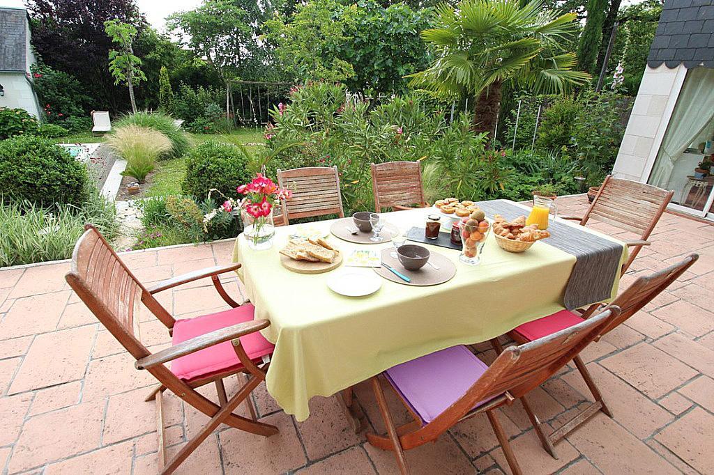 Logis Du Lievre D'Or Bed and Breakfast Montbazon Eksteriør billede