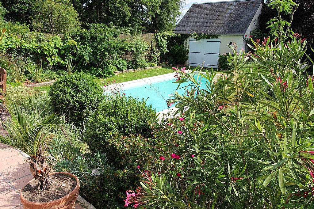 Logis Du Lievre D'Or Bed and Breakfast Montbazon Eksteriør billede