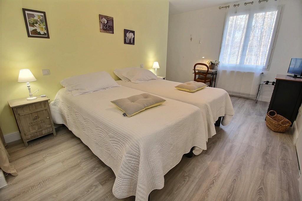 Logis Du Lievre D'Or Bed and Breakfast Montbazon Eksteriør billede