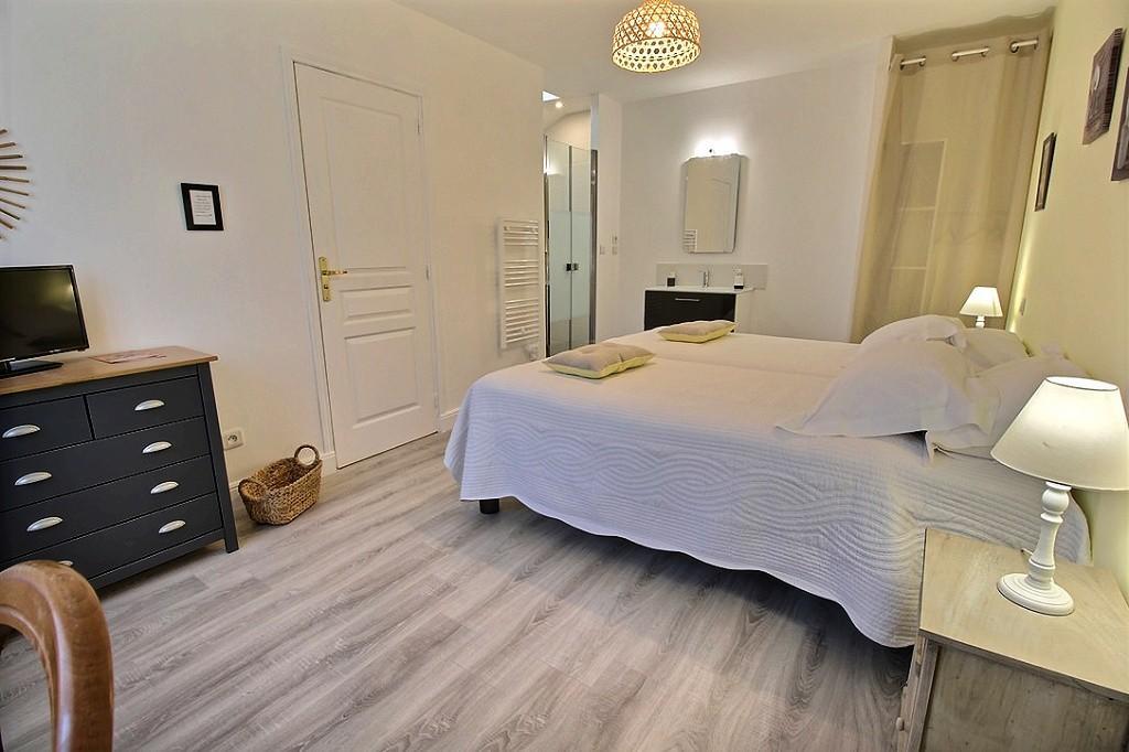 Logis Du Lievre D'Or Bed and Breakfast Montbazon Eksteriør billede