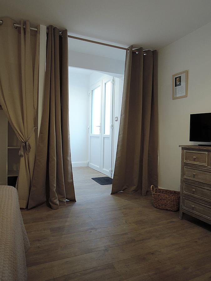 Logis Du Lievre D'Or Bed and Breakfast Montbazon Eksteriør billede