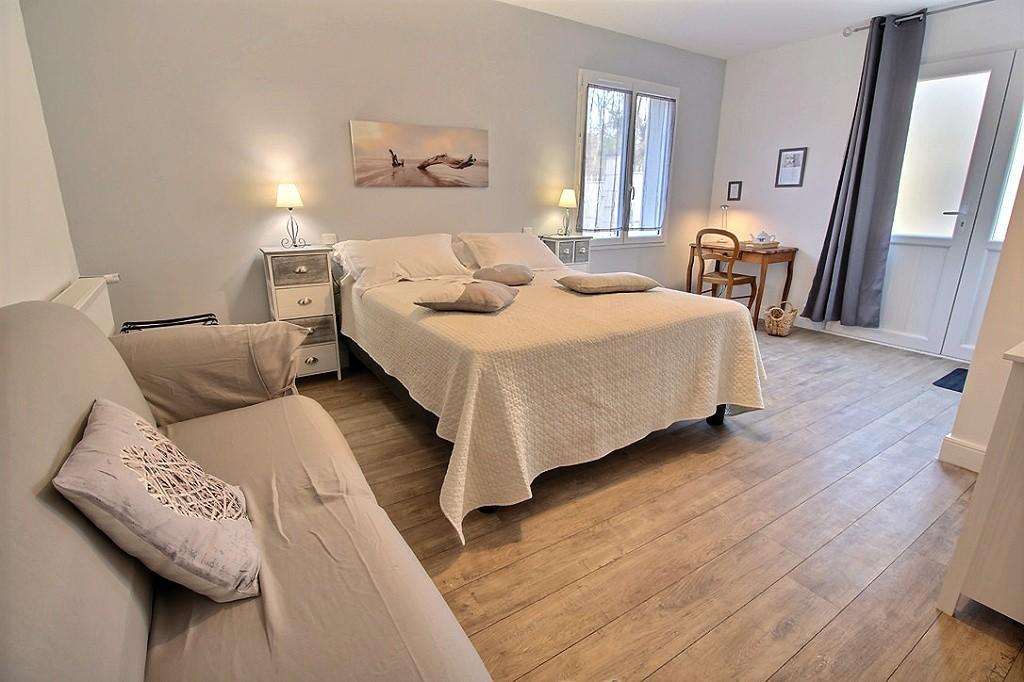 Logis Du Lievre D'Or Bed and Breakfast Montbazon Eksteriør billede